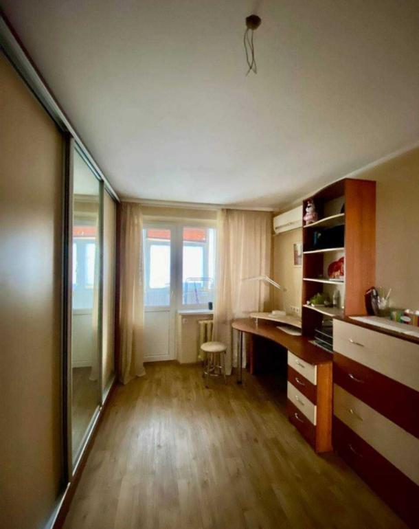 Квартира, 3-кімн., Харьков, 602м/р, Владислава Зубенко (Тимуровцев)