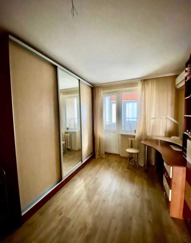 Квартира, 3-кімн., Харьков, 602м/р, Владислава Зубенко (Тимуровцев)