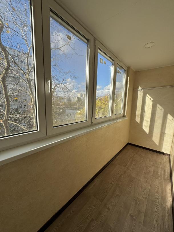 Квартира, 3-кімн., Харьков, Рогань жилмассив, 92-й бригады (Грицевца)