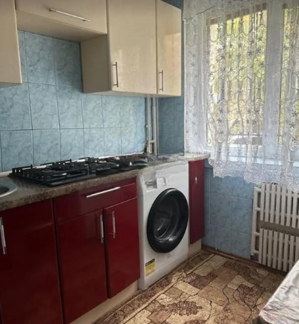 Квартира, 3-кімн., Харьков, 531м/р, Непокоренных (Героев Труда)