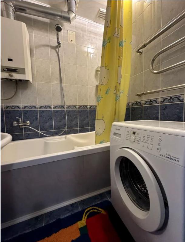 Квартира, 2-кімн., Харьков, Госпром, Литературная (Островского, Галана)