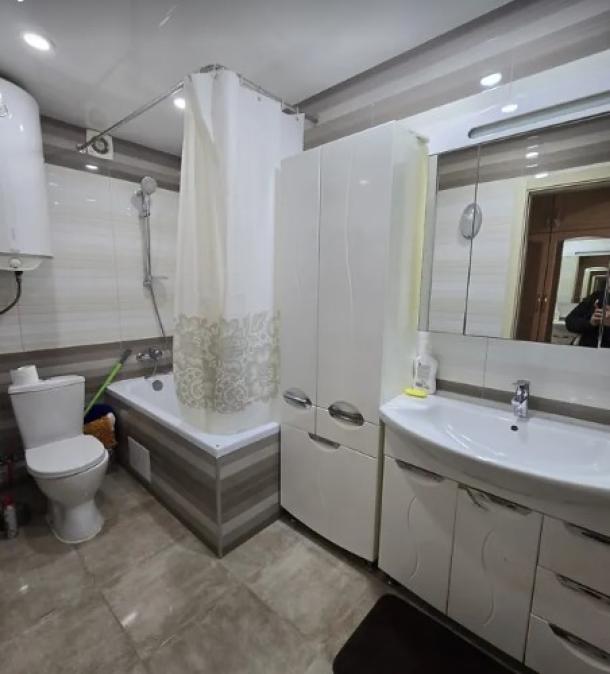 Квартира, 3-кімн., Харьков, 520м/р, Академика Павлова