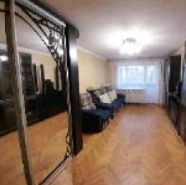 Квартира, 3-кімн., Харьков, Павлово Поле, 23 Августа