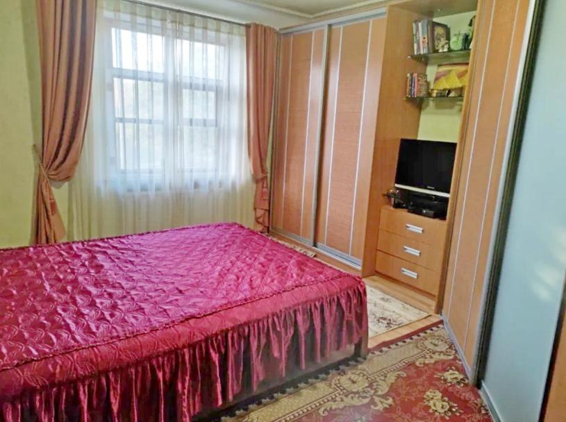 Квартира, 2-кімн., Эсхар, Чугуевский район, Победы ул. (Красноармейская)