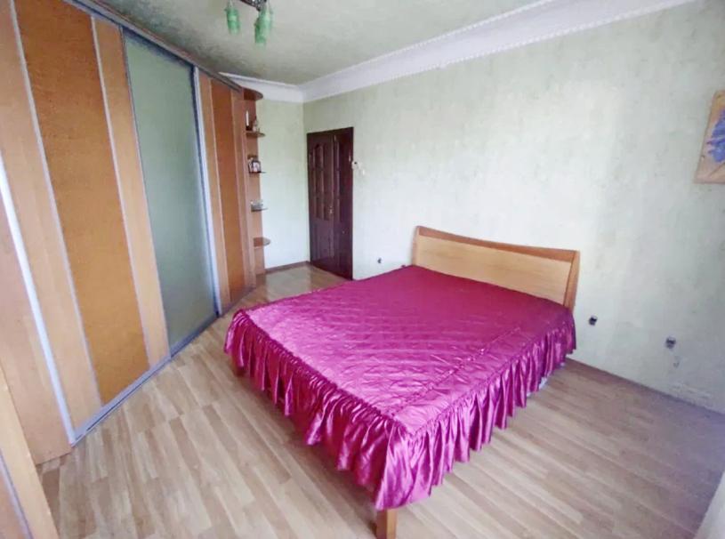 Квартира, 2-кімн., Эсхар, Чугуевский район, Победы ул. (Красноармейская)