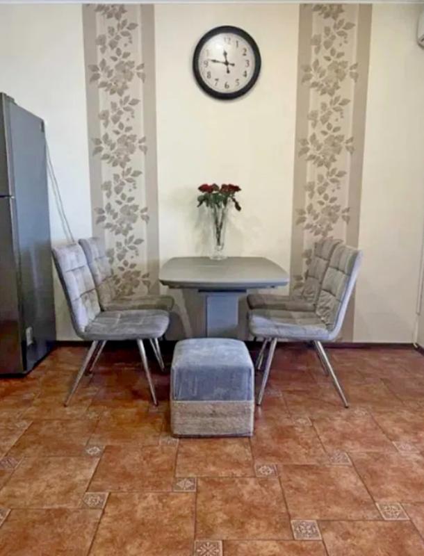 Квартира, 3-кімн., Харьков, Завод Малышева метро, Героев Харькова пр-т