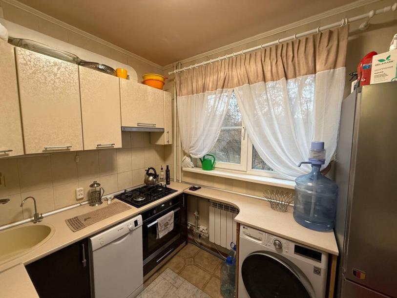 Квартира, 4-кімн., Харьков, 605м/р, Тракторостроителей просп.