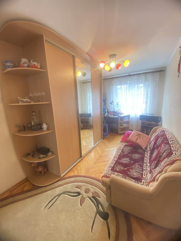 Квартира, 2-кімн., Харьков, 604м/р, Тракторостроителей просп.