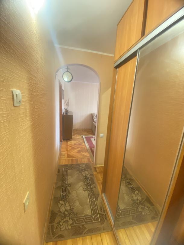 Квартира, 2-кімн., Харьков, 604м/р, Тракторостроителей просп.