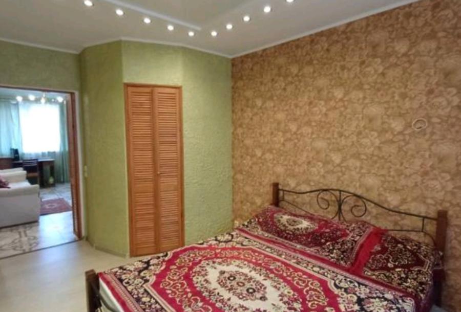 Квартира, 3-кімн., Харьков, Павлово Поле, Деревянко