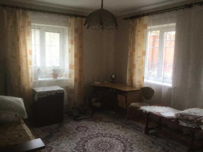 Дом, 5-кімн., Чугуев, Чугуевский район