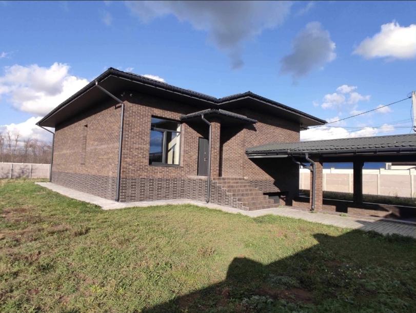 Дом, 4-кімн., Харьков, Павленки