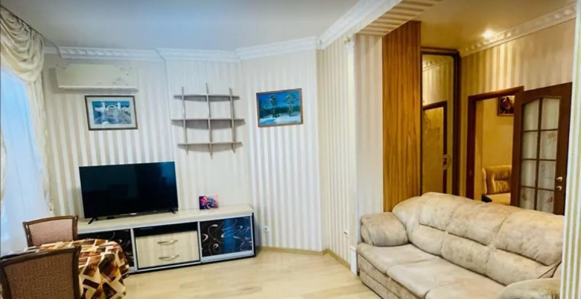 Дом, 2-кімн., Харьков, Спортивная метро