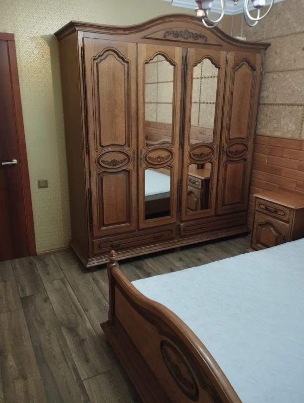 Дом, 6-кімн., Харьков, Павловка