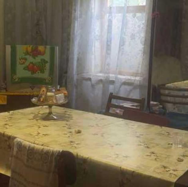 Дом, 4-кімн., Харьков, Песочин