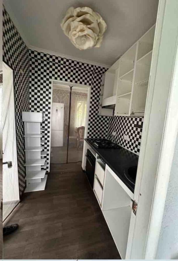 Дом, 2-кімн., Харьков, Песочин