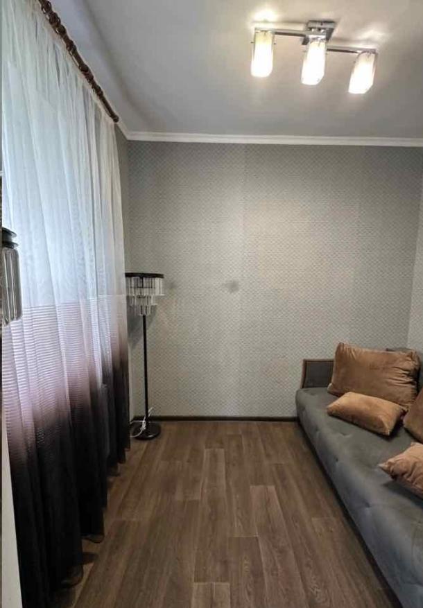 Дом, 2-кімн., Харьков, Песочин