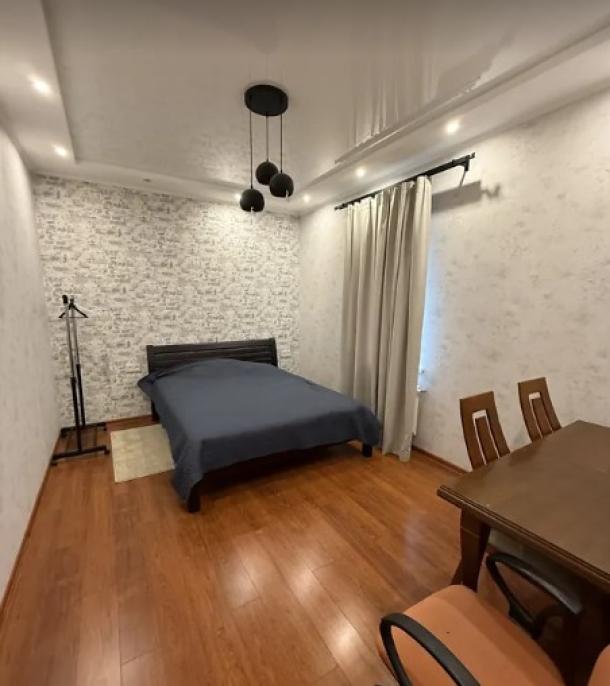 Дом, 4-кімн., Харьков, Алексеевка