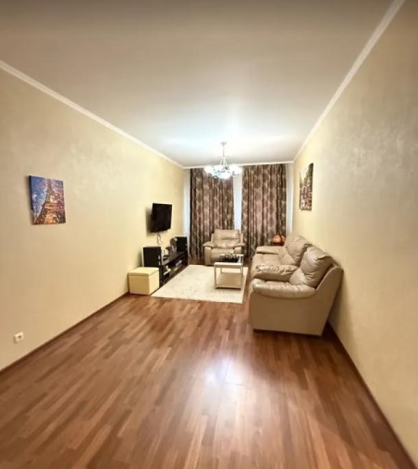 Дом, 4-кімн., Харьков, Алексеевка