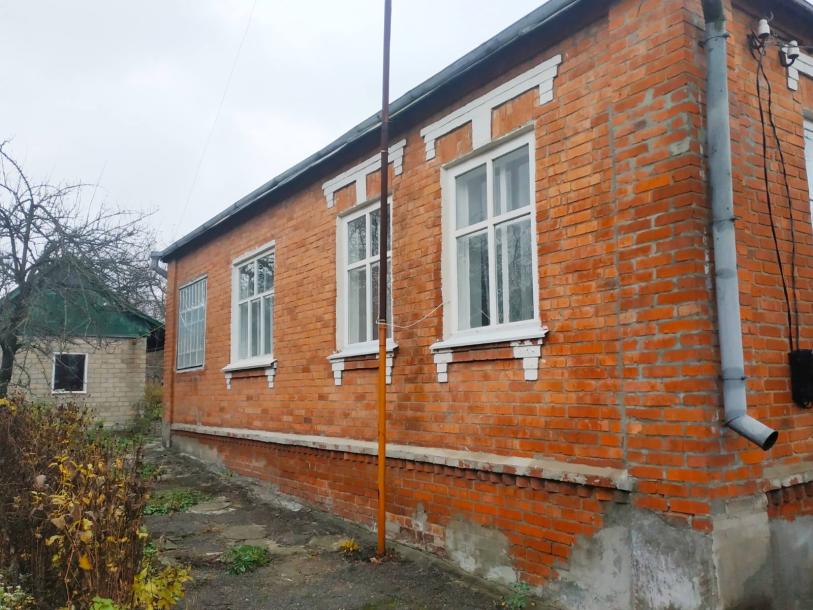 Дом, 4-кімн., Люботин, Харьковский район