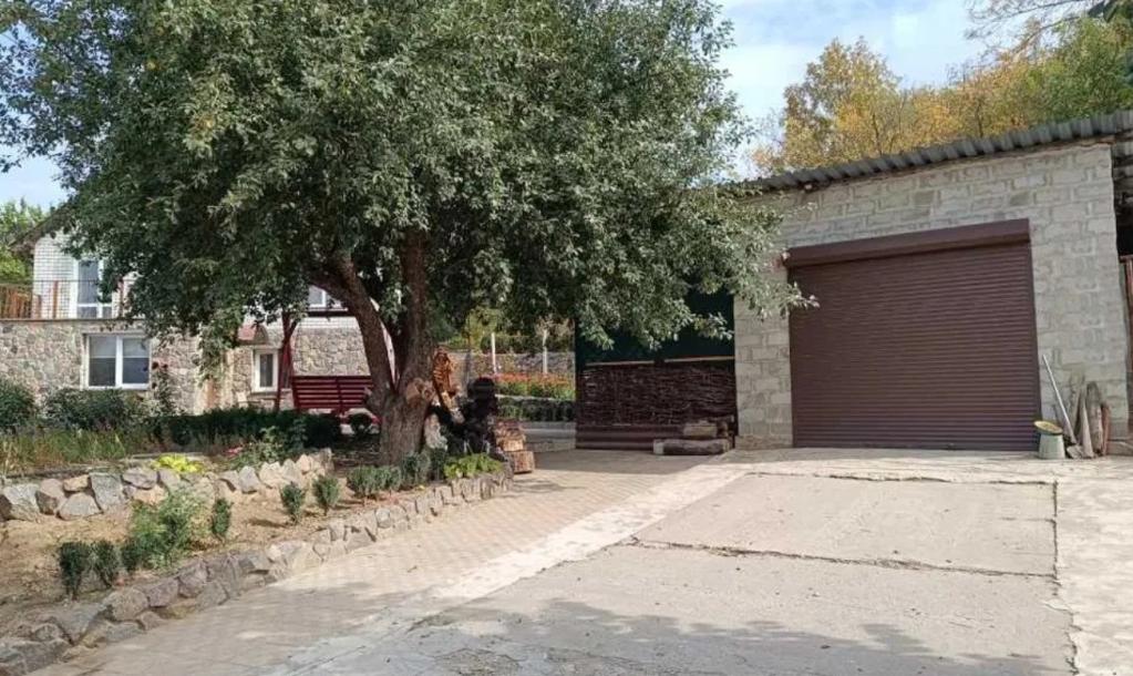 Дом, 6-кімн., Чугуев, Чугуевский район