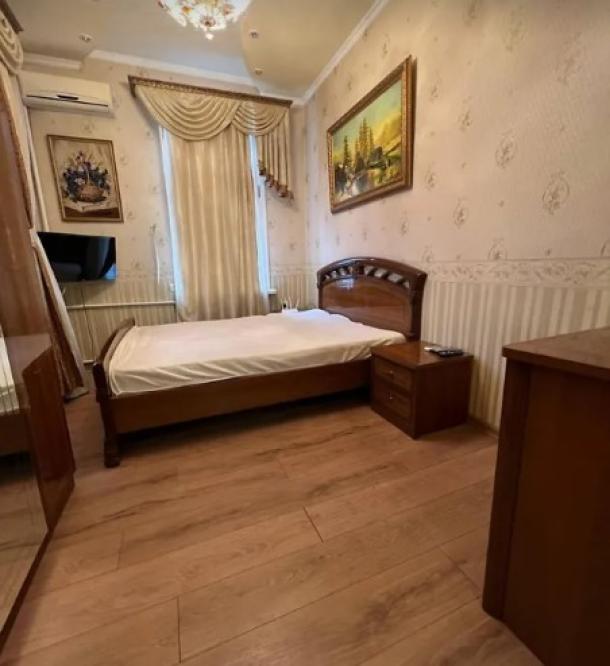 Дом, 5-кімн., Харьков, Холодная Гора