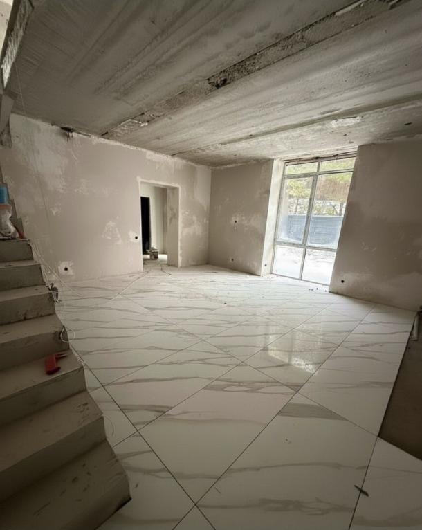 Дом, 4-кімн., Харьков, Жихарь