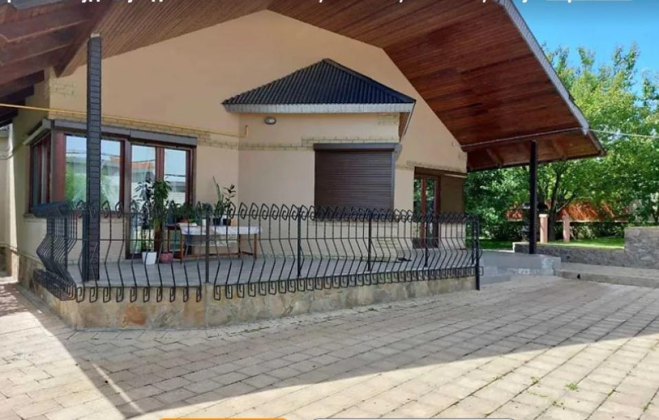 Дом, 4-кімн., Харьков, Залютино