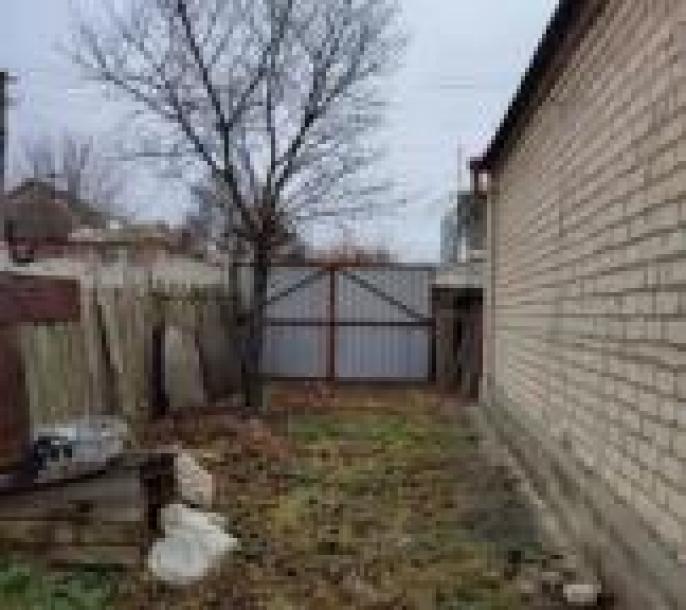 Дом, 4-кімн., Харьков, Песочин