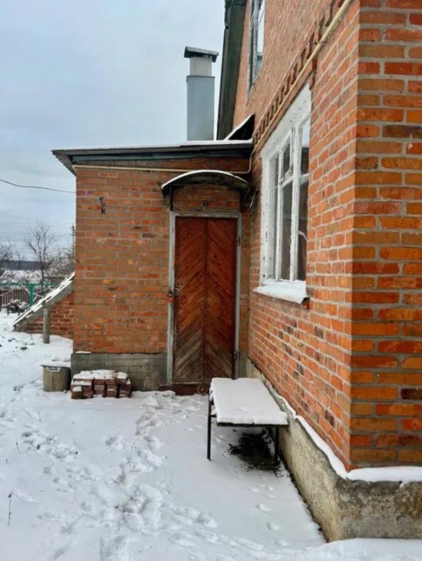 Дом, 4-кімн., Люботин, Харьковский район