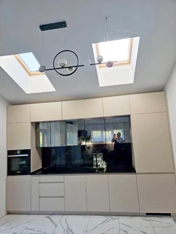 Дом, 3-кімн., Харьков, Павленки