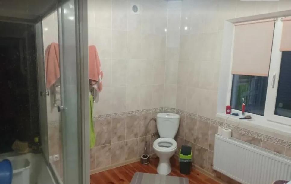 Дом, 9-кімн., Харьков, Павлово Поле