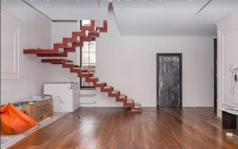 Дом, 5-кімн., Харьков, Павлово Поле