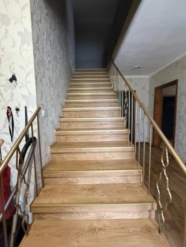 Дом, 5-кімн., Харьков, Алексеевка