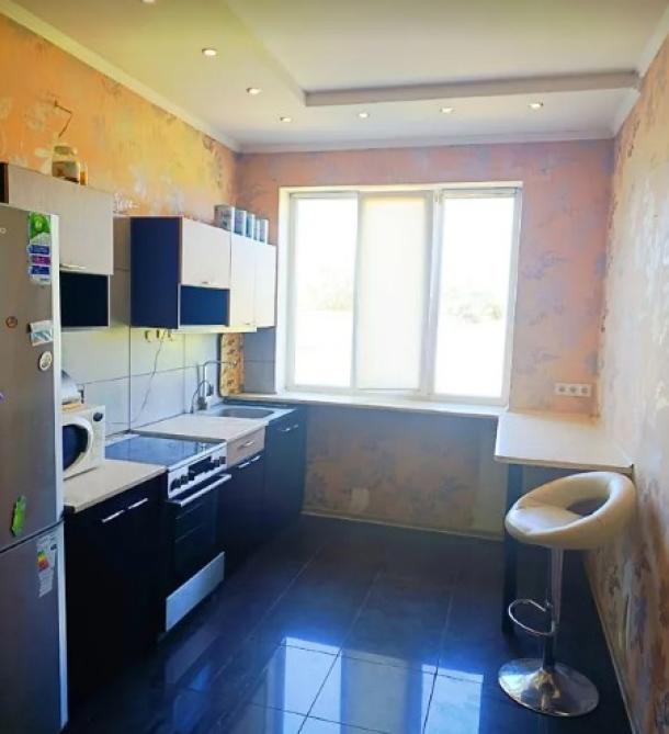 Дом, 6-кімн., Харьков, Песочин