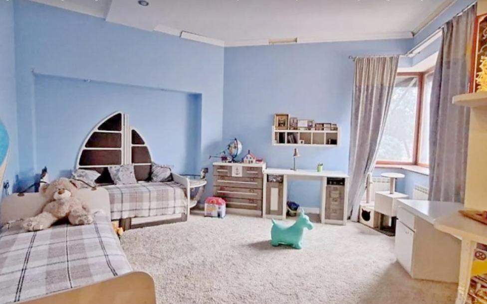 Дом, 4-кімн., Харьков, Залютино