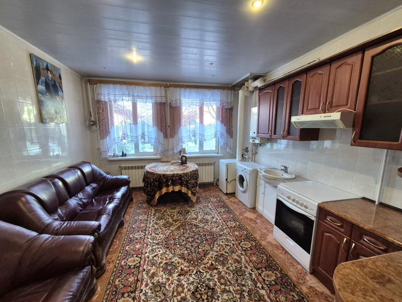 Дом, 4-кімн., Харьков, Павленки