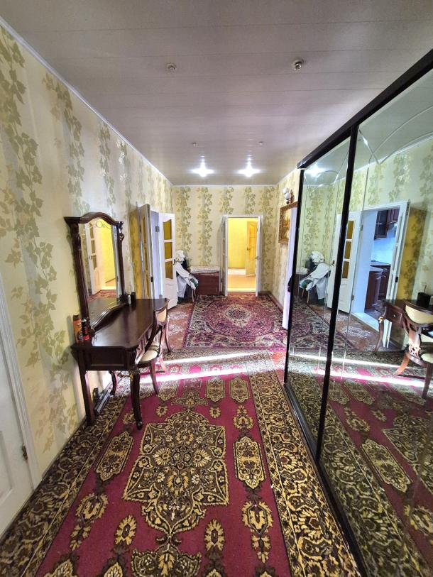 Дом, 4-кімн., Харьков, Павленки