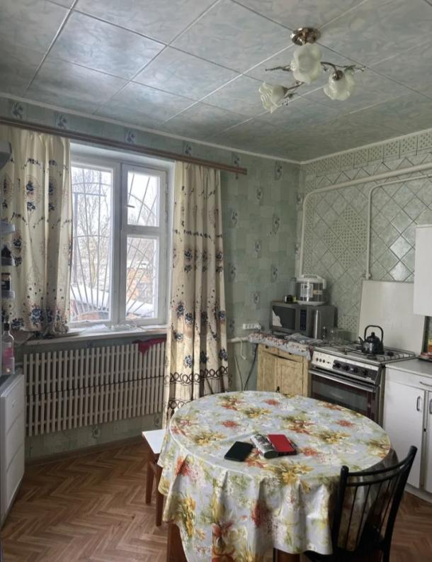 Дом, 3-кімн., Люботин, Харьковский район