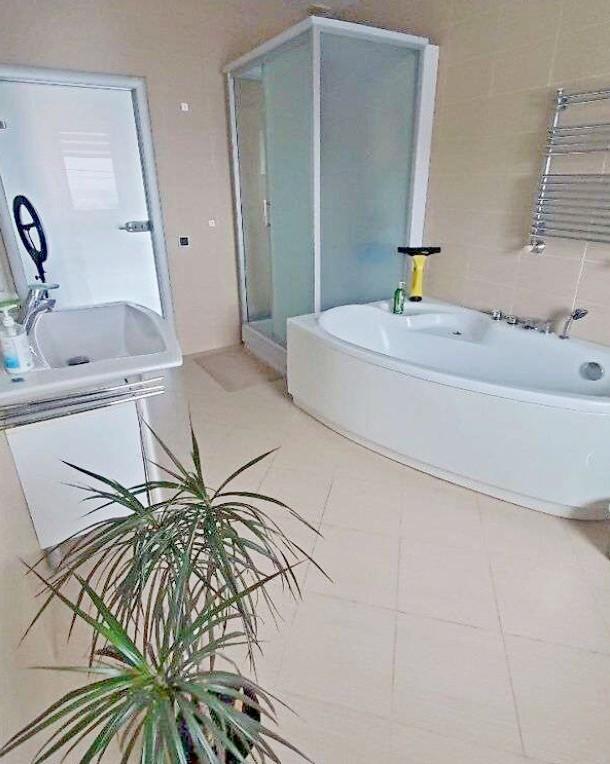 Дом, 4-кімн., Харьков, Восточный