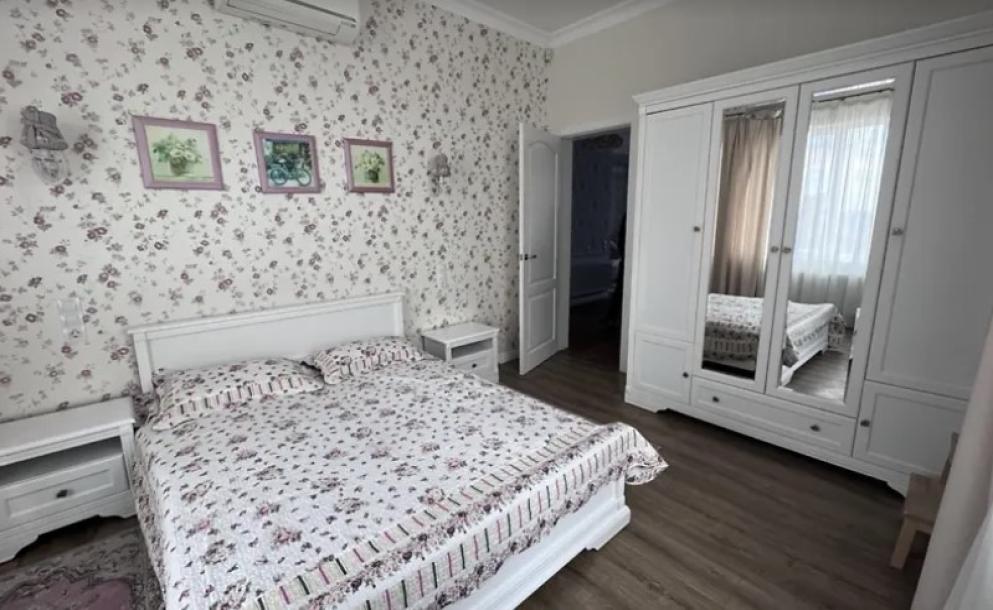 Дом, 3-кімн., Харьков, Алексеевка