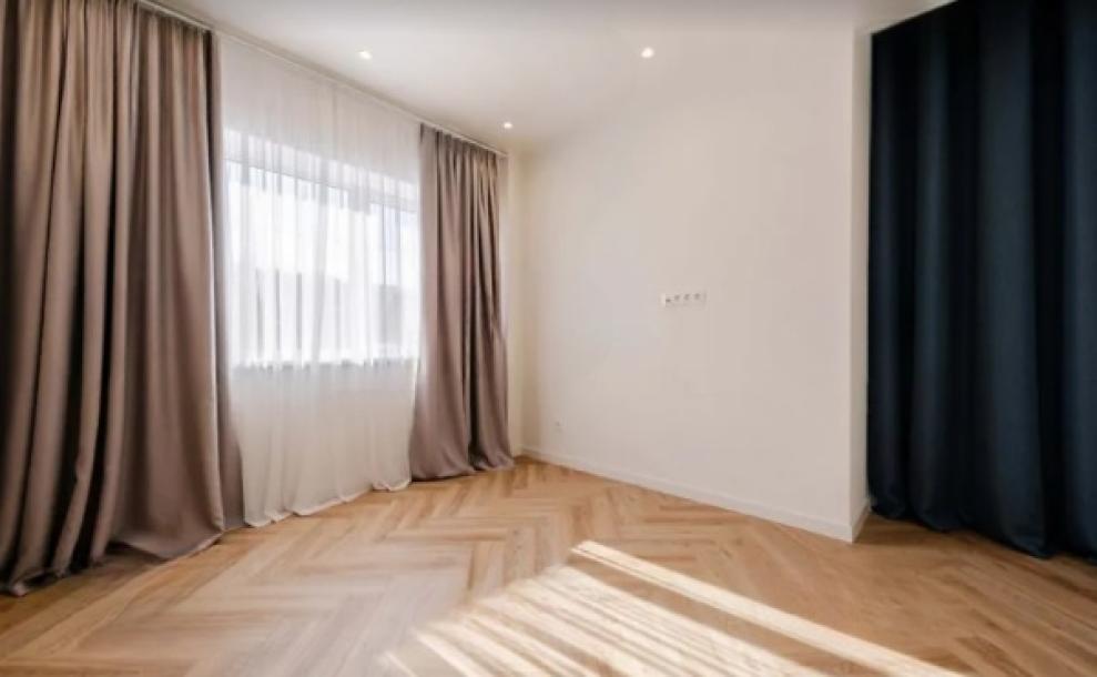 Дом, 5-кімн., Харьков, Залютино