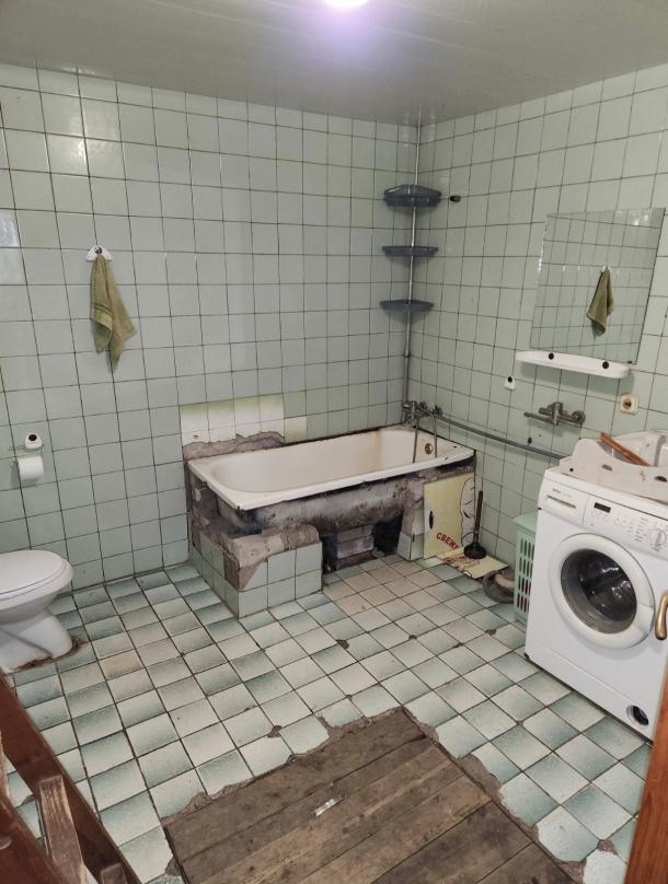 Дом, 4-кімн., Харьков, Ледное