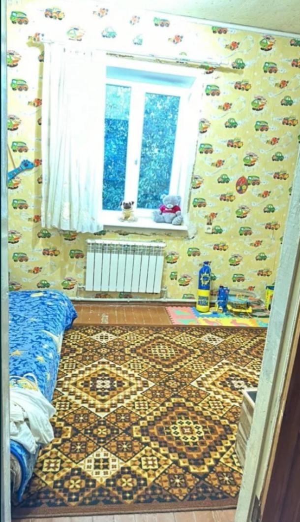 Дом, 5-кімн., Люботин, Харьковский район