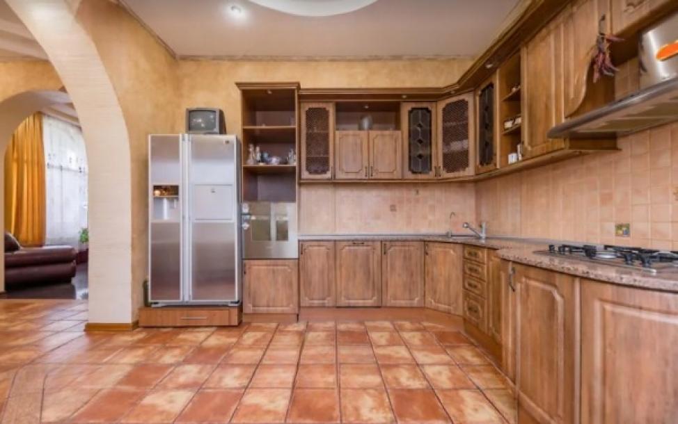 Дом, 4-кімн., Харьков, Холодная Гора