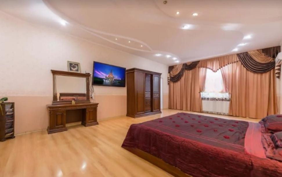 Дом, 4-кімн., Харьков, Холодная Гора