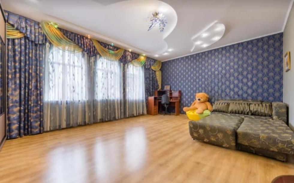 Дом, 4-кімн., Харьков, Холодная Гора