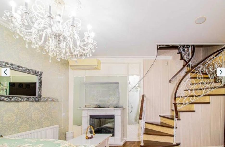 Дом, 5-кімн., Харьков, Павлово Поле