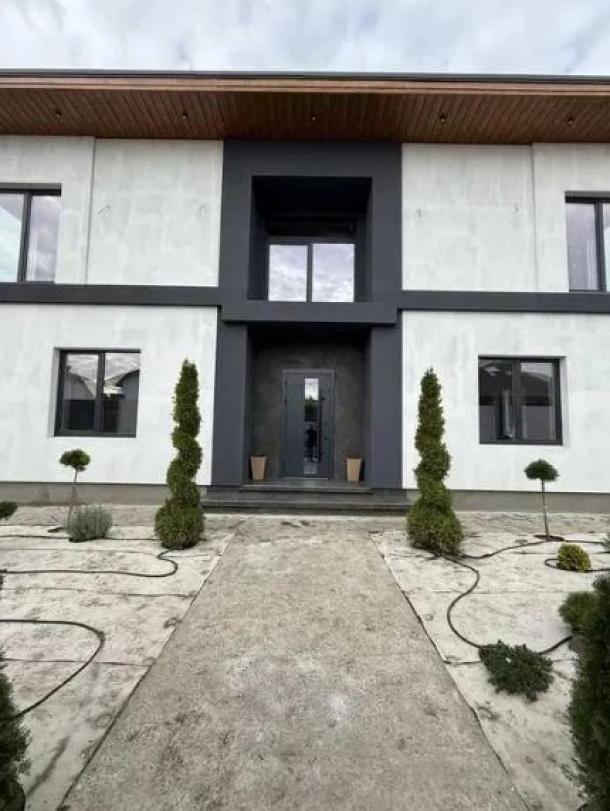 Дом, 4-кімн., Харьков, Павленки