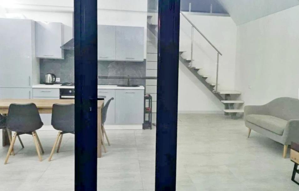 Дом, 4-кімн., Артюховка, Чугуевский район